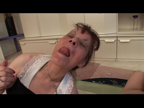 ❤️ Dúas avoas e un avó fan un trío ❤️ Vídeo de sexo en % gl.pornosexphoto.ru % ❌